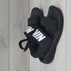 Nike Women Athletic Outdoor Lightweight Black Sandals Hook&loop Logo Shoes Sz 7